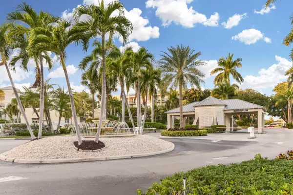 17 Royal Palm Way #105, Boca Raton, FL 33432