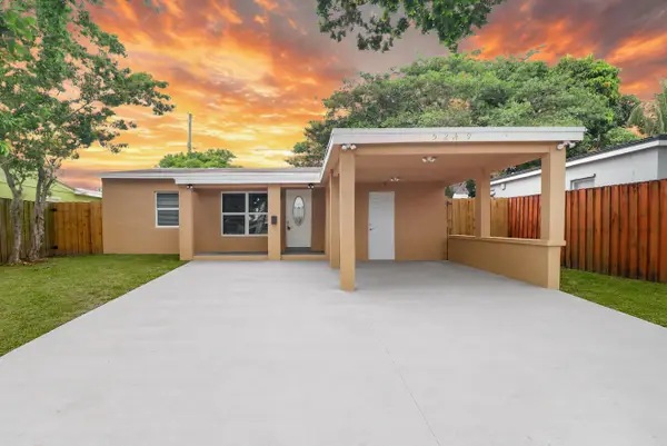 5249 NE 4th Terrace, Oakland Park, FL 33334