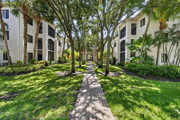 3022 Alcazar Place #301, Palm Beach Gardens, FL 33410