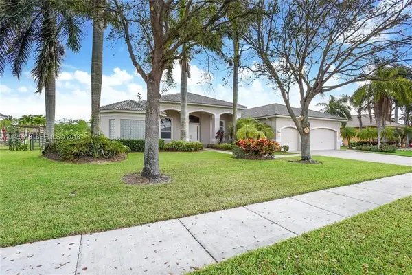 3958 SW 140th Avenue, Davie, FL 33330