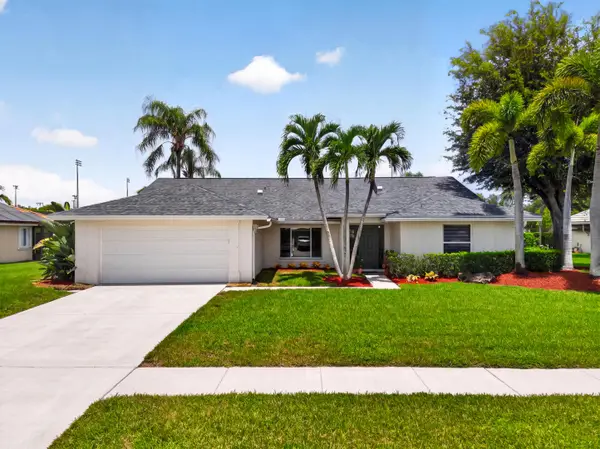 13708 Folkestone Circle, Wellington, FL 33414