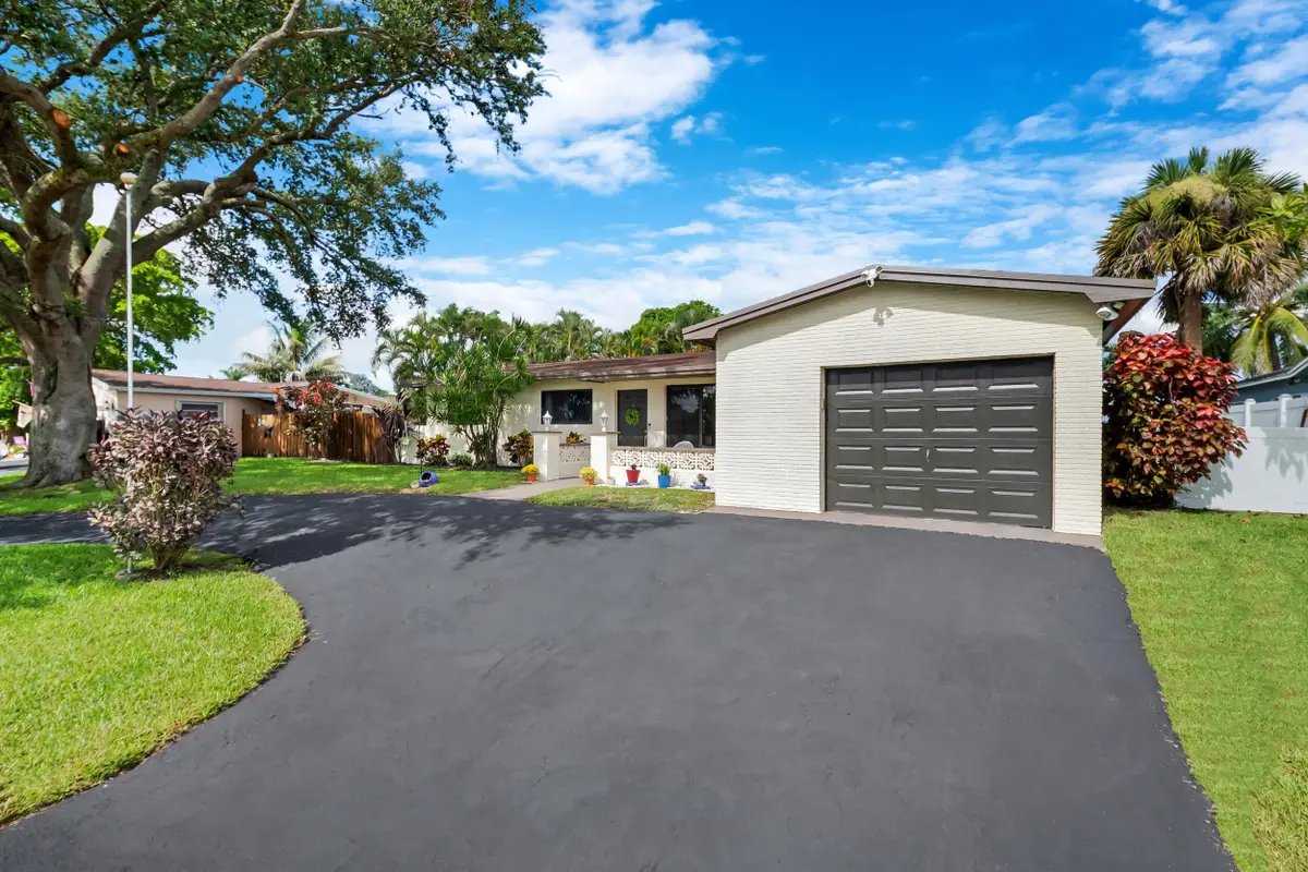 510 NW 93rd Terrace, Pembroke Pines, FL 33024 - #1