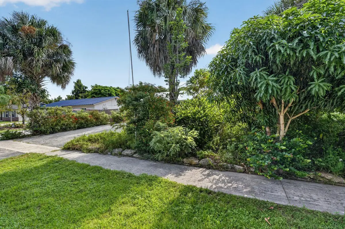 303 S Delaware Boulevard, Jupiter, FL 33458 - #1