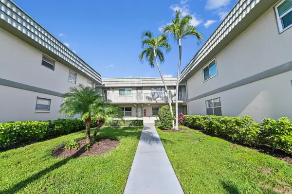 233 Monaco Boulevard E, Delray Beach, FL 33446