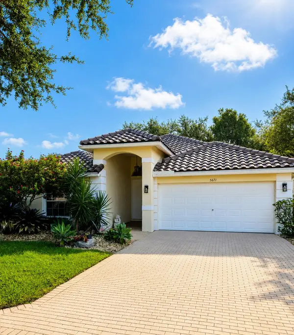 5671 S Fountains Drive S, Lake Worth, FL 33467