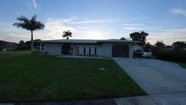 2950 SE San Jeronimo Road, Port St Lucie, FL 34952