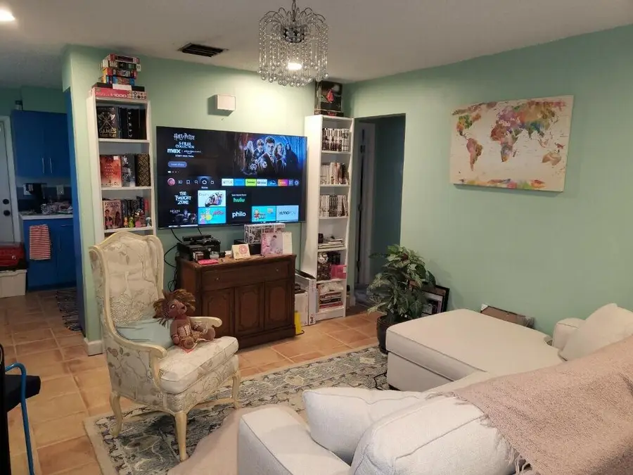 22 SW 9th Street #1-2, Hallandale Beach, FL 33009 - #3