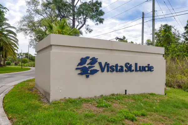 8 Lake Vista Trail, Port St Lucie, FL 34952