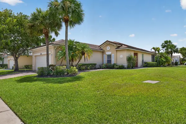 9801 SW Glenbrook Drive, Port St Lucie, FL 34987