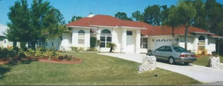 3217 SE Quay Street, Port Saint Lucie, FL 34984 - #2