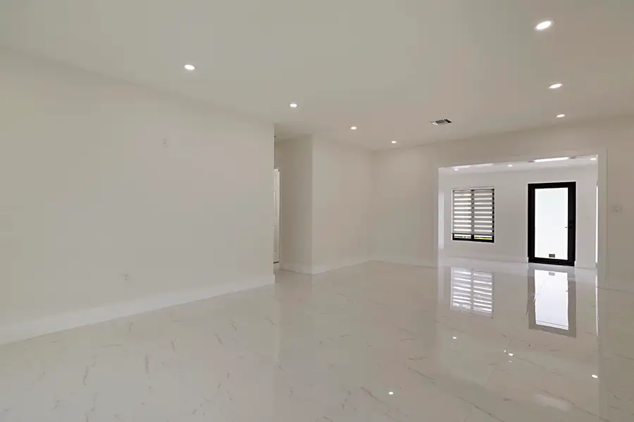421 Fontana Drive, Palm Springs, FL 33461 - #3