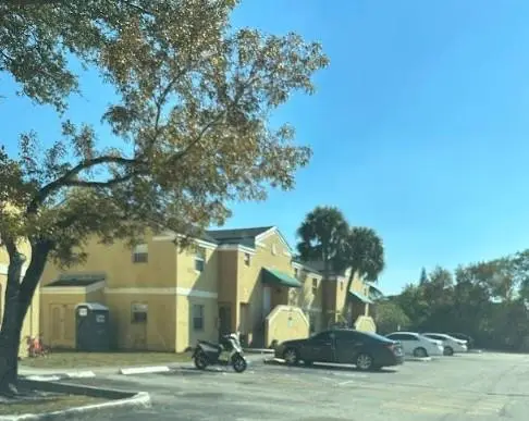 2431 NW 56th Avenue #204, Lauderhill, FL 33313