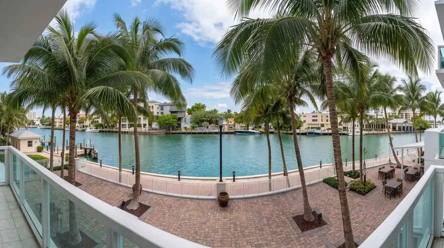 31 SE 5th Street #202, Miami, FL 33131 - #2