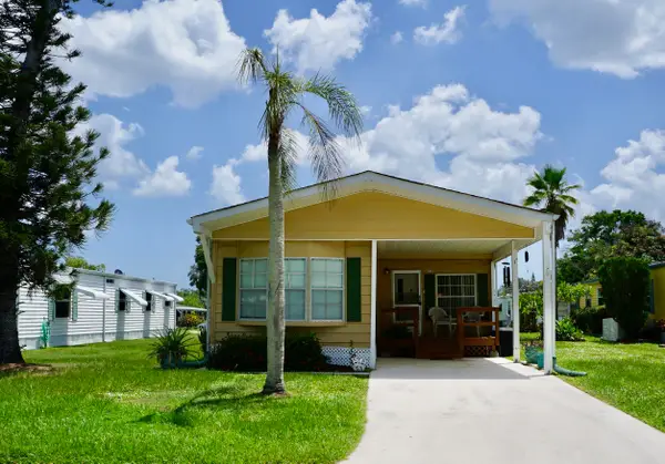 21 SE Iberian Lane, Port St Lucie, FL 34952