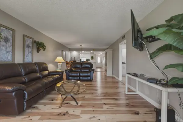 9420 S Hollybrook Lake Drive #304, Pembroke Pines, FL 33025