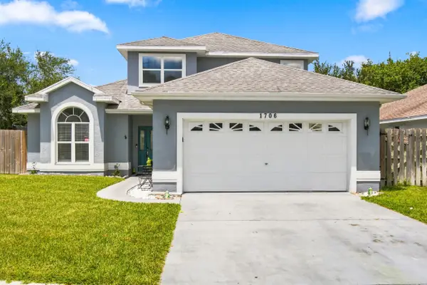 1706 Pondberry Lane, Port St Lucie, FL 34952