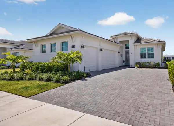 8605 SW Cantante Way, Port St Lucie, FL 34987