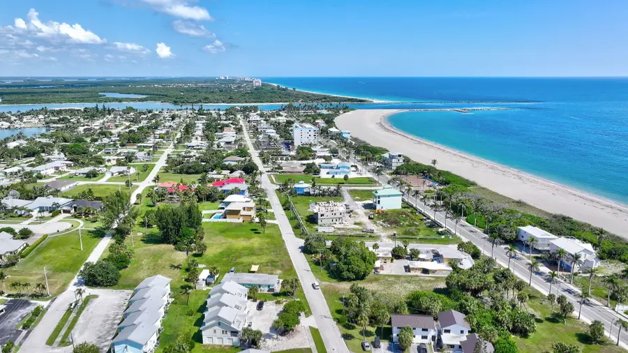 651 Hernando Street, Fort Pierce, FL 34949 - #2