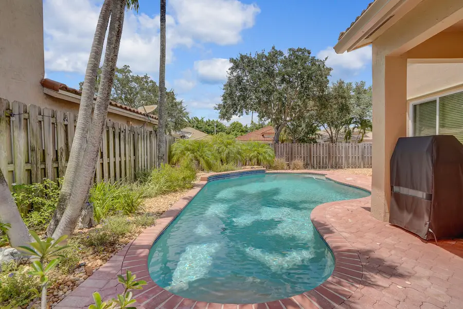 317 E Garden Cove Circle, Davie, FL 33325 - #3