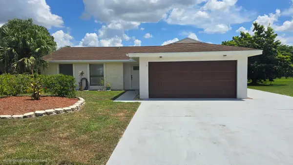 118 Cambridge Lane, Royal Palm Beach, FL 33411