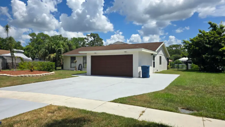 118 Cambridge Lane, Royal Palm Beach, FL 33411 - #2