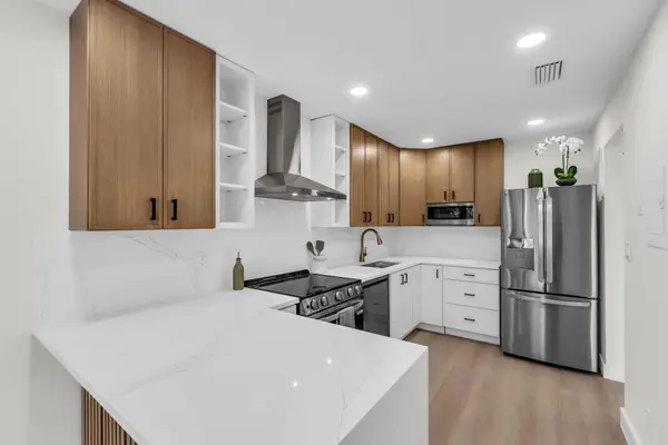 176 NW 106th Terrace, Pembroke Pines, FL 33026