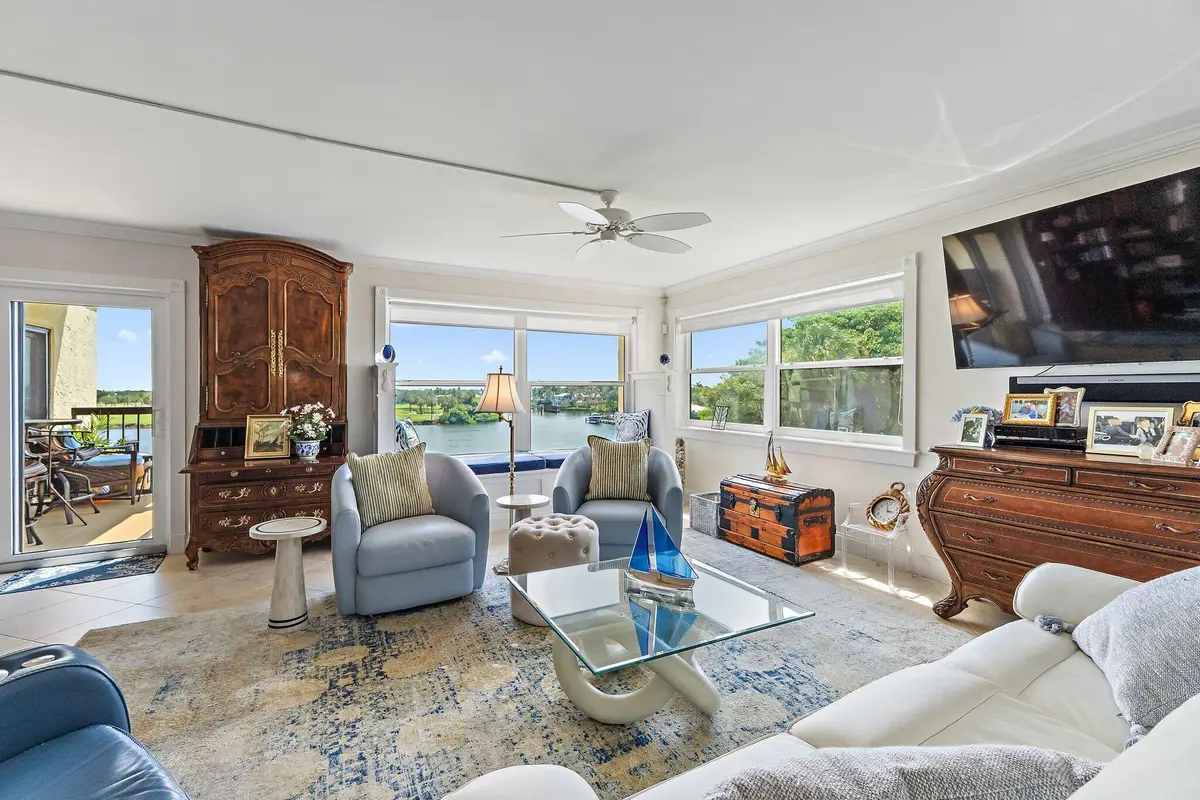 374 Golfview Road #405, North Palm Beach, FL 33408 - #1