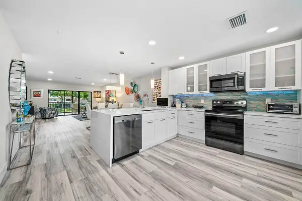 42 Stratford Lane W #D, Boynton Beach, FL 33436