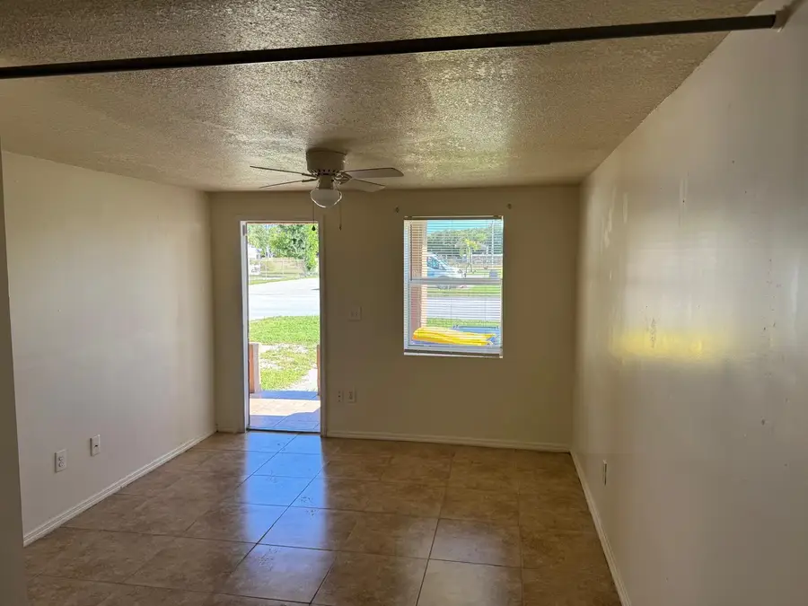 1403 Avenue M, Fort Pierce, FL 34950 - #2
