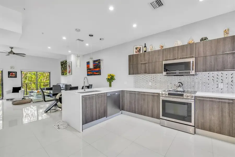 462 SE 1st Circle, Pompano Beach, FL 33060 - #2
