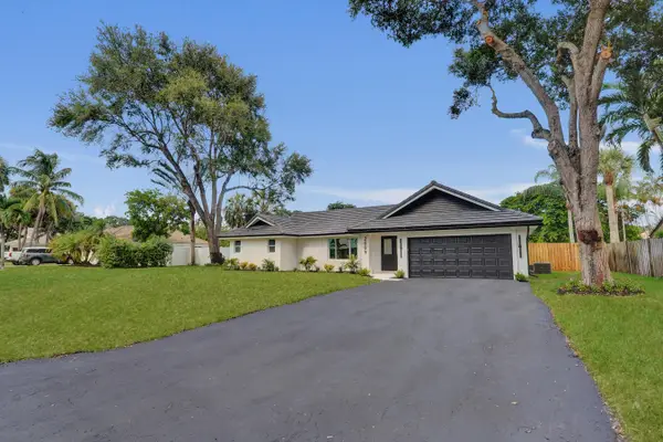2009 SW 36th Avenue, Delray Beach, FL 33445