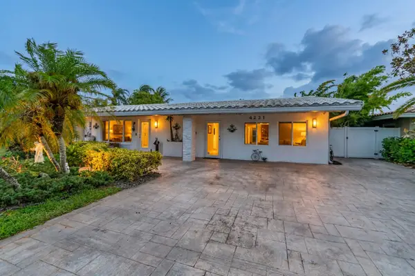 4221 NE 16th Avenue, Oakland Park, FL 33334