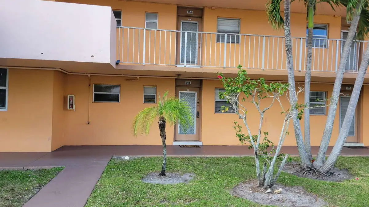3001 NW 46th Avenue #104, Lauderdale Lakes, FL 33313 - #1