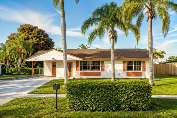 330 W 22nd Court, Riviera Beach, FL 33404