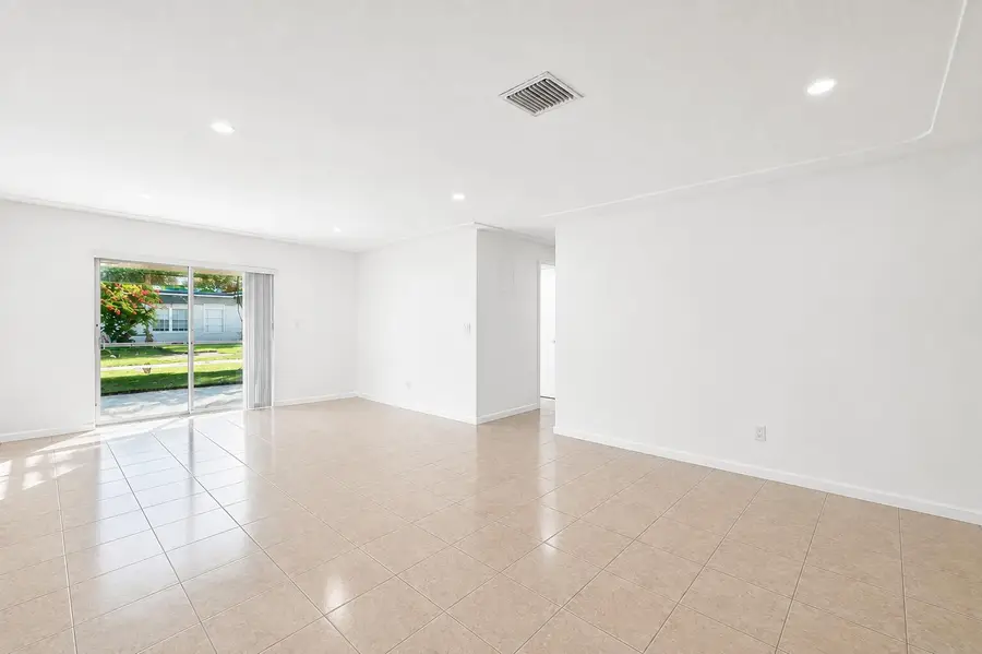 330 W 22nd Court, Riviera Beach, FL 33404 - #2