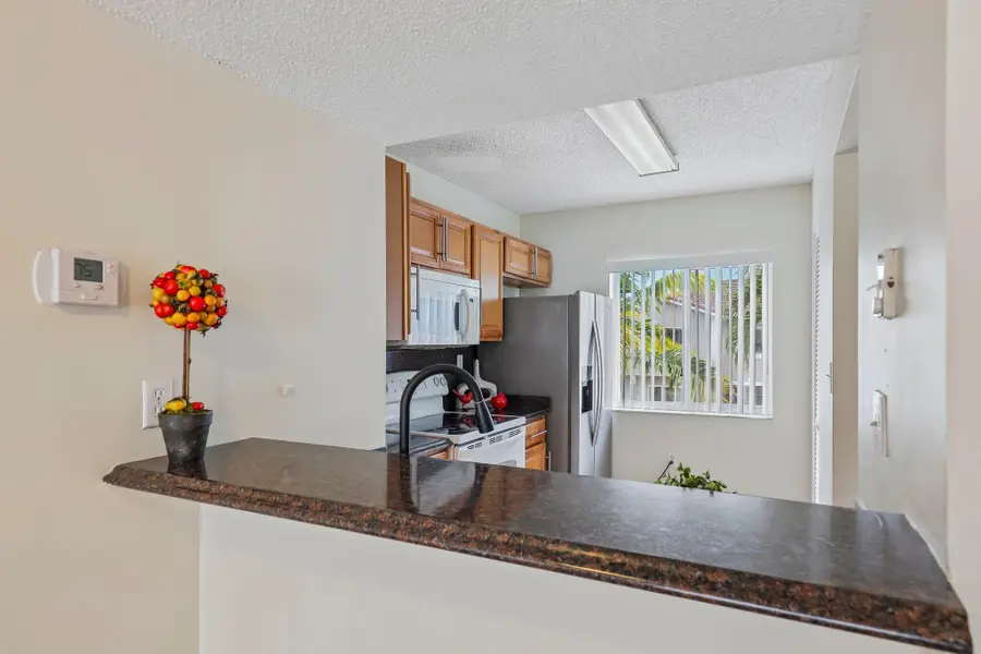 167 Riviera Circle, Weston, FL 33326 - #3