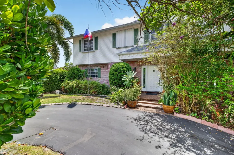 1636 SE 14th Street, Fort Lauderdale, FL 33316 - #3