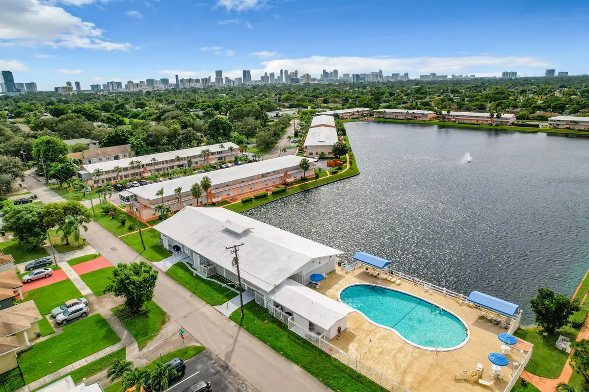 815 SW 10th Terrace #17V, Hallandale Beach, FL 33009 - #1