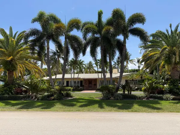 300 NW Grove Street, Delray Beach, FL 33444