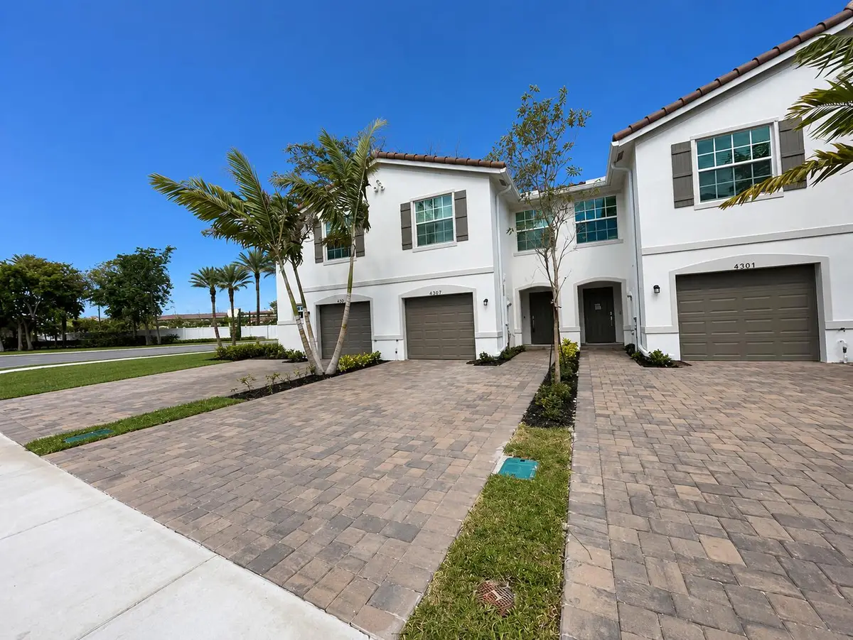 6907 Broadwater Lane, Lake Worth, FL 33467 - #1