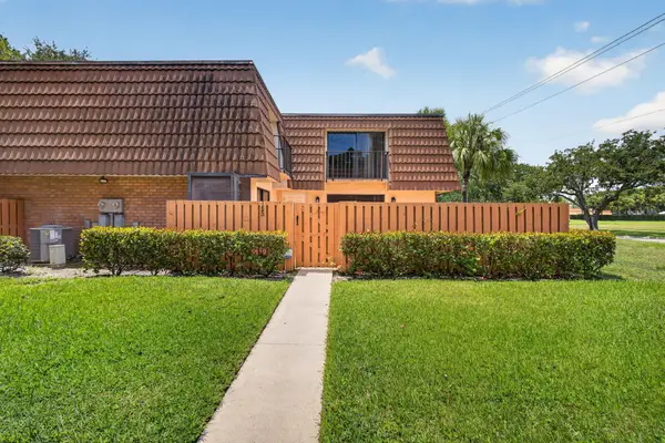 185 Charter Way, West Palm Beach, FL 33407