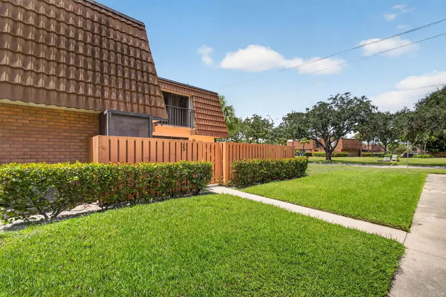 185 Charter Way, West Palm Beach, FL 33407 - #2
