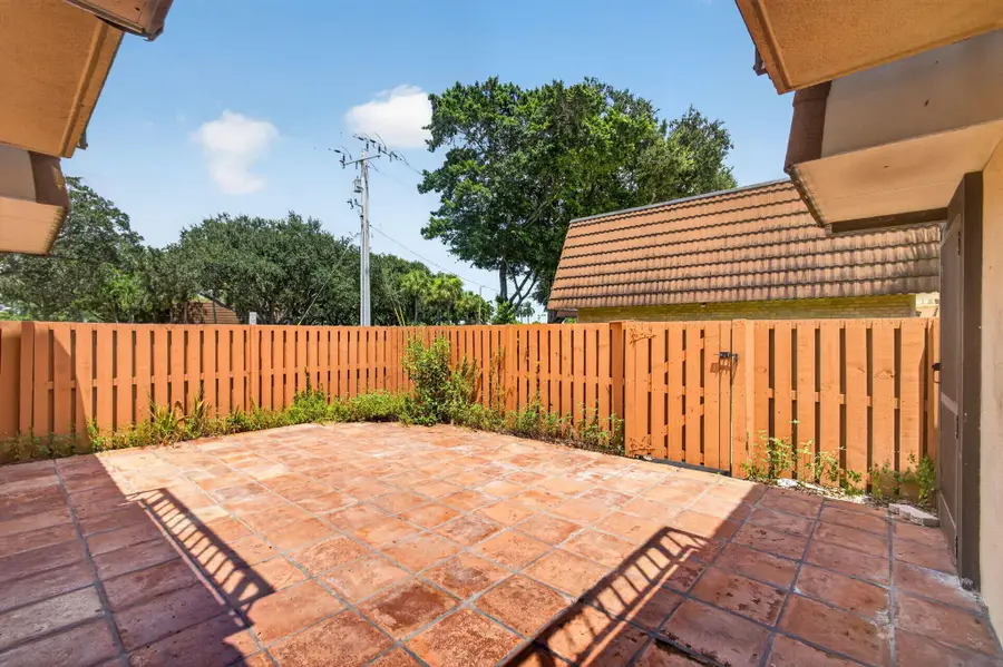 185 Charter Way, West Palm Beach, FL 33407 - #3