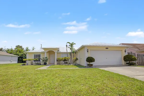 2585 SE Lakewood Street, Port St Lucie, FL 34952