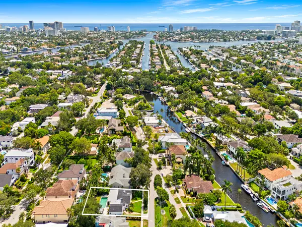 1001 SE 10th Street, Fort Lauderdale, FL 33316