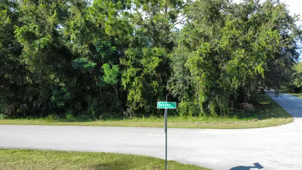 7102 Banyan Street, Fort Pierce, FL 34951