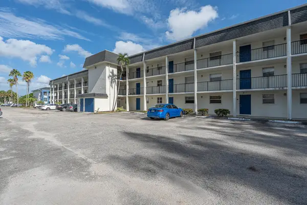 5100 SW 64th Avenue #204A, Davie, FL 33314