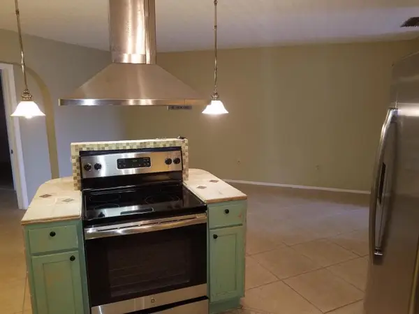 5725 Fernley Drive E #7, West Palm Beach, FL 33415