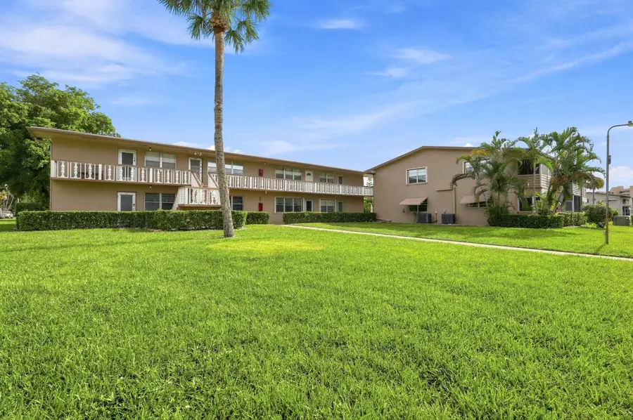 98 Norwich E, West Palm Beach, FL 33417 - #2
