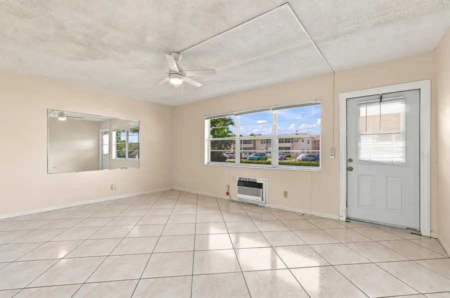 98 Norwich E, West Palm Beach, FL 33417 - #3